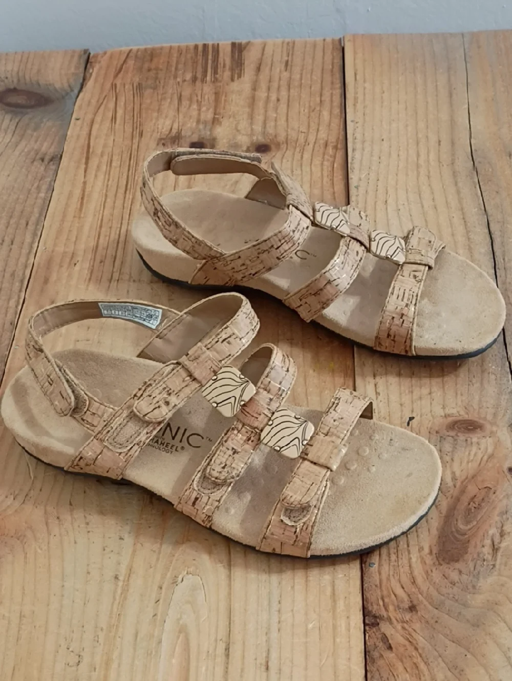 Vionic Amber Cork Triple Strap Orthaheel Technology Sandals Size 7
